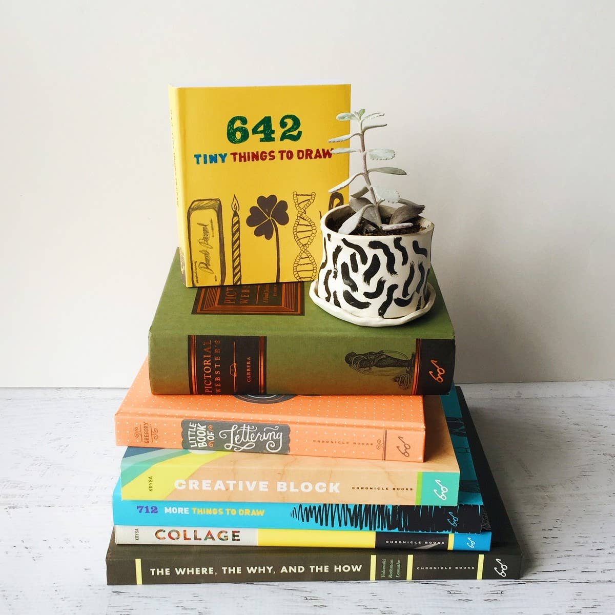 642 Tiny Things to Draw